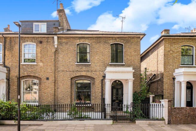 Недвижимость за границей инвестиции и возможности для жизни